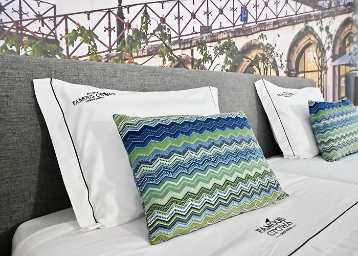 Famous Crows Πανσιόν