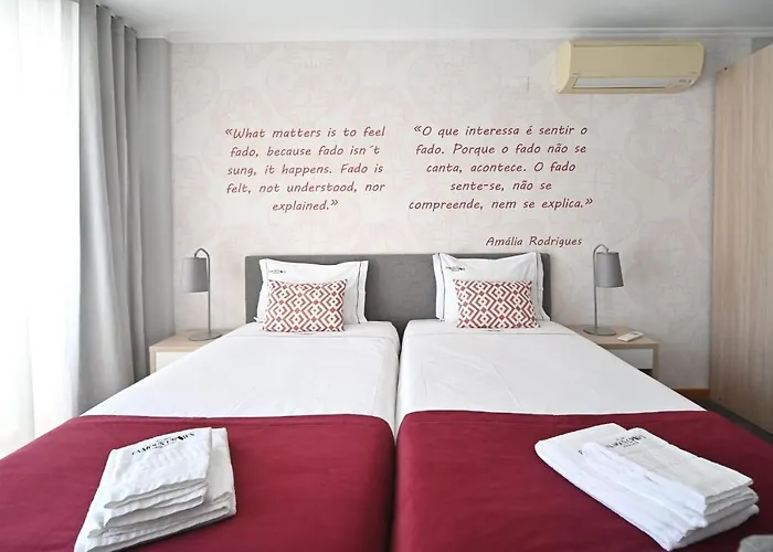 Famous Crows Πανσιόν Lisboa