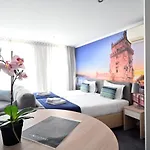 Famous Crows Guest house