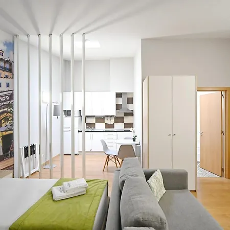 Konukevi Famous Crows Lisboa