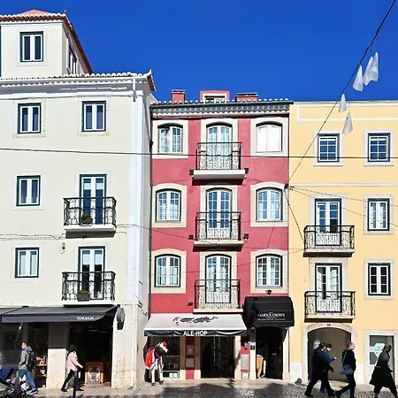 Famous Crows Guest house Lisbon