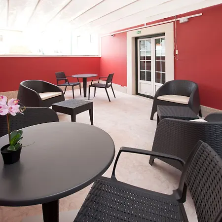 Famous Crows 4* Lisboa