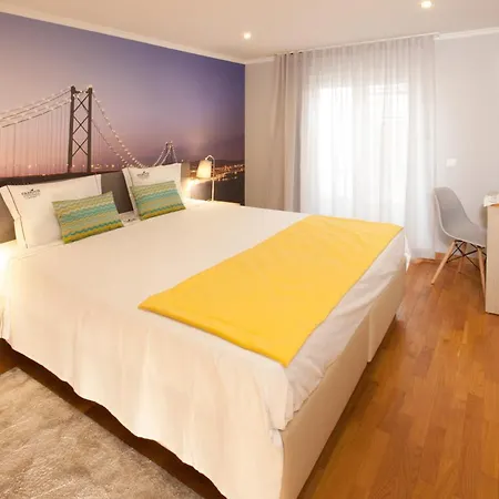 Famous Crows Konukevi Lisboa