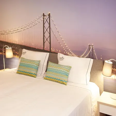 Famous Crows 4* Lisboa