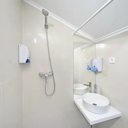 Famous Crows Konukevi Lisboa