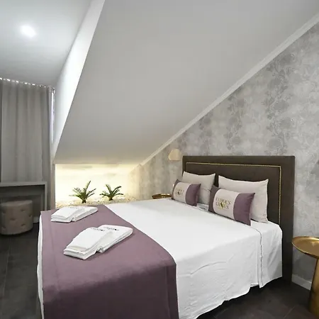 Guest house Famous Crows Lisbon