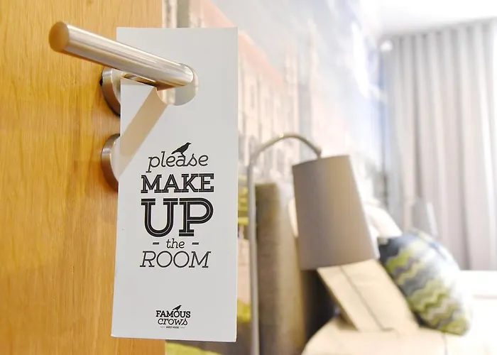 Famous Crows Gæstehus Lisboa