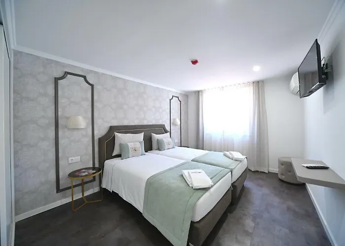 Famous Crows 4* 리스본