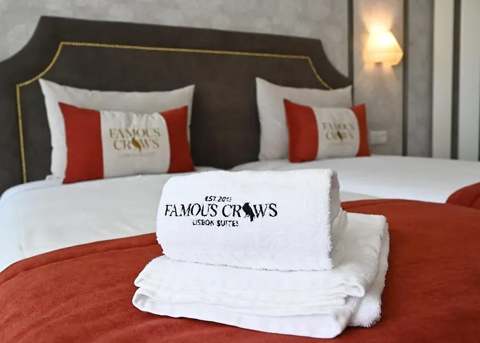Famous Crows בית הארחה