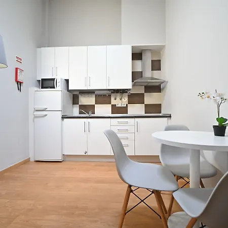 Famous Crows 4* Lisboa