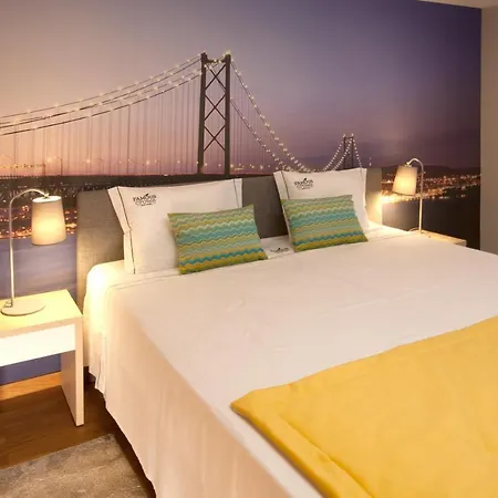 Famous Crows 4* Lisboa