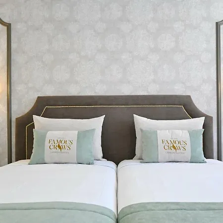 بيت ضيافة Famous Crows