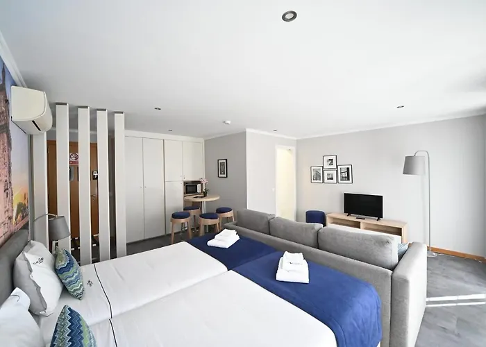 Gasthof Famous Crows 4*