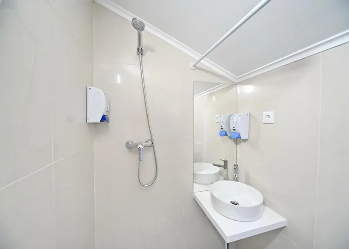 Famous Crows Gasthof Lissabon