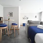Famous Crows 4* Lisboa