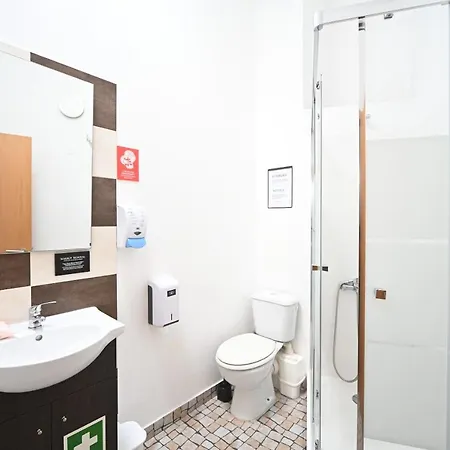 Famous Crows Affittacamere 4*