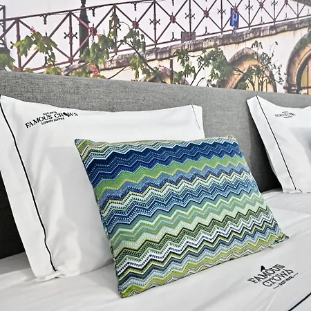 Famous Crows 4* Lisbona