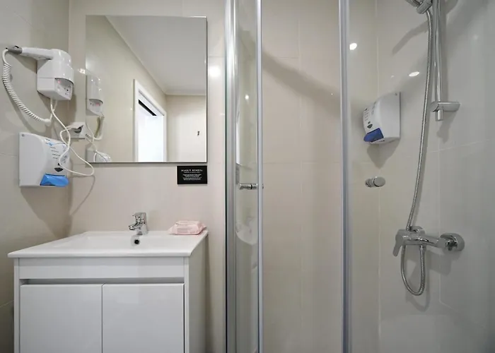 Pensión Famous Crows